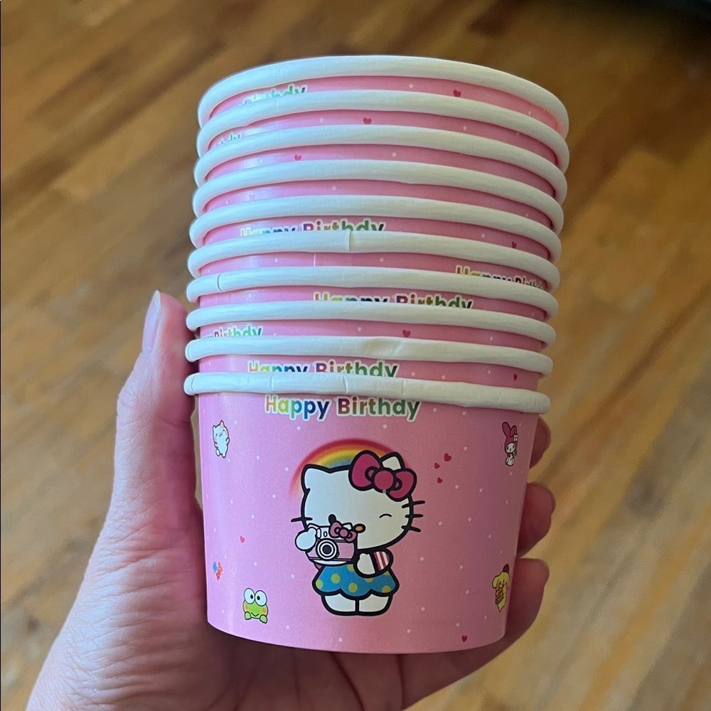 Hello Kitty Pink Birthday Cups - Picture 3 of 7